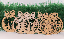 Carregar imagem no visualizador da galeria, Kit com 6 bolinhas decorativas